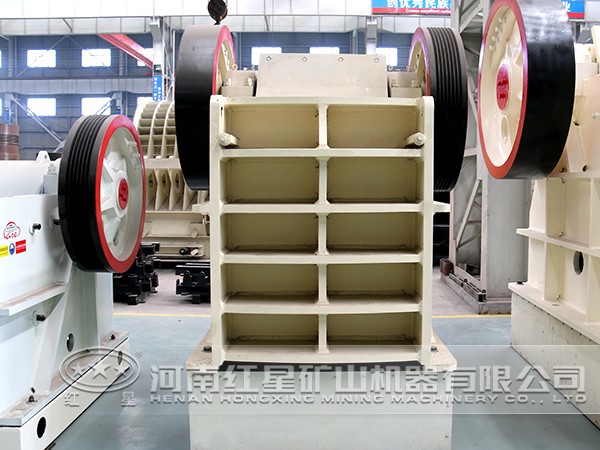 新型高能顎式破碎機